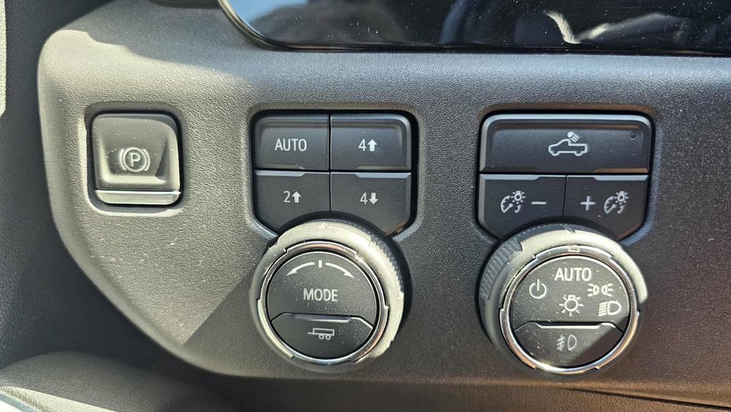 2023 Chevrolet Silverado 1500 in Mont-Laurier, Quebec - 23 - w1024h768px
