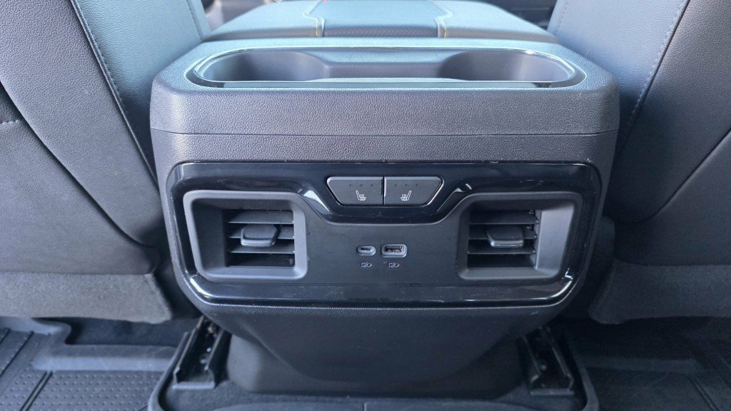 Chevrolet Silverado 1500  2024 à Mont-Laurier, Québec - 19 - w1024h768px