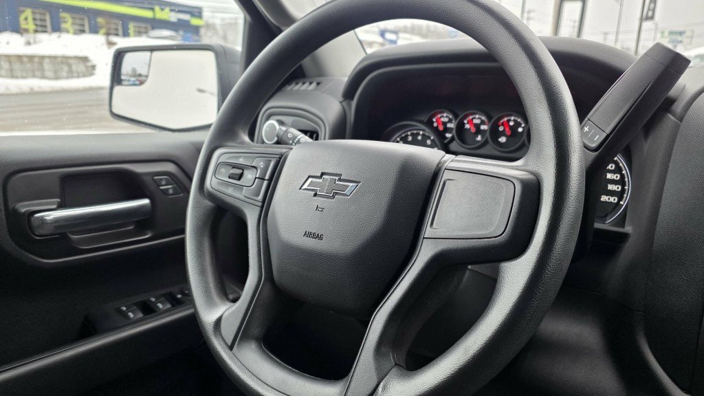 Chevrolet Silverado 1500  2024 à Mont-Laurier, Québec - 23 - w1024h768px