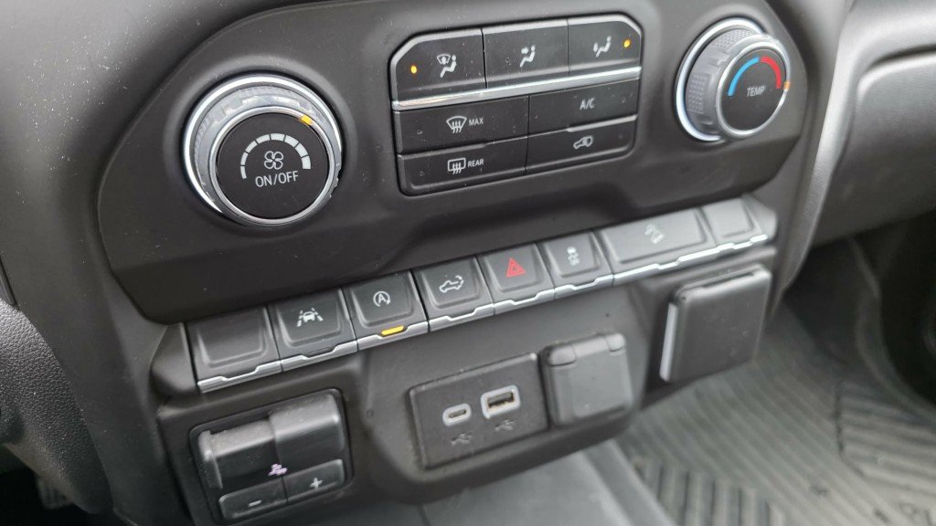 Chevrolet Silverado 1500  2024 à Mont-Laurier, Québec - 32 - w1024h768px