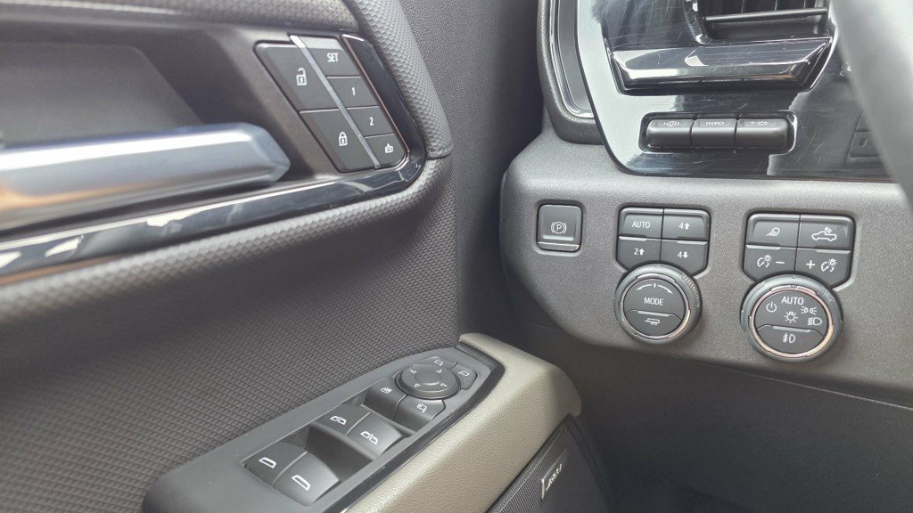 2024 Chevrolet Silverado 1500 in Mont-Laurier, Quebec - 27 - w1024h768px