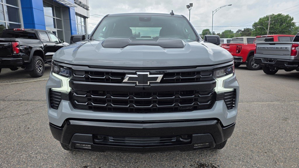 Chevrolet Silverado 1500  2024 à Mont-Laurier, Québec - 2 - w1024h768px