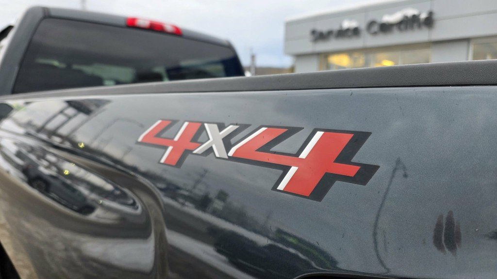 2019 Chevrolet Silverado 2500 in Mont-Laurier, Quebec - 12 - w1024h768px