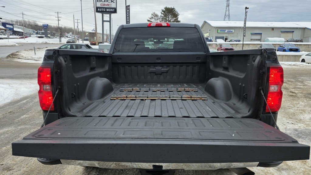 2019 Chevrolet Silverado 2500 in Mont-Laurier, Quebec - 9 - w1024h768px