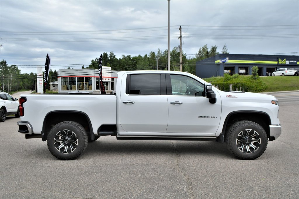 2024 Chevrolet Silverado 2500 in Mont-Laurier, Quebec - 4 - w1024h768px