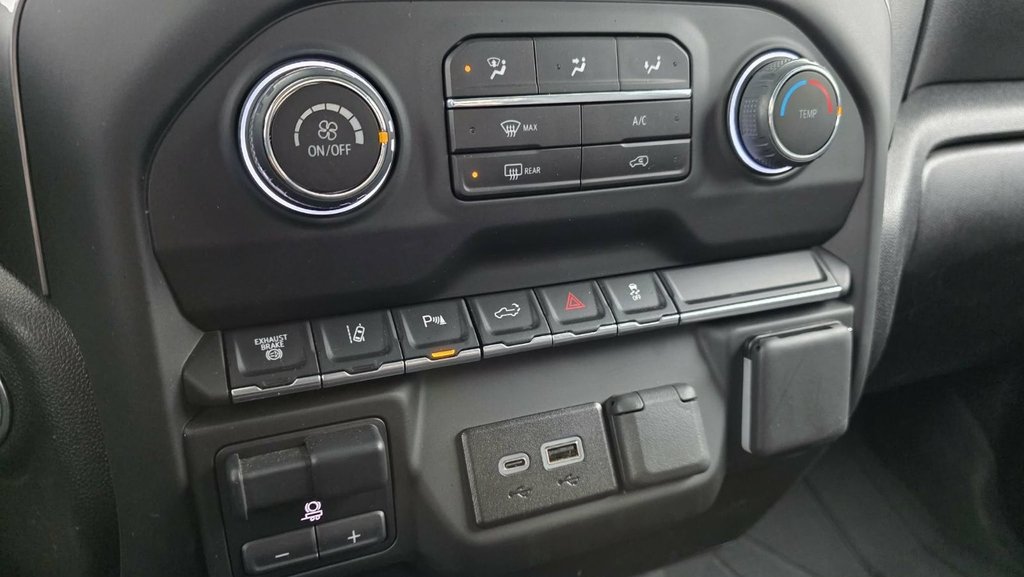 Chevrolet Silverado 2500 HD  2024 à Mont-Laurier, Québec - 33 - w1024h768px