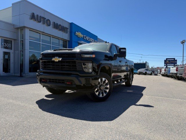 Chevrolet Silverado 2500  2024 à Mont-Laurier, Québec - 1 - w1024h768px