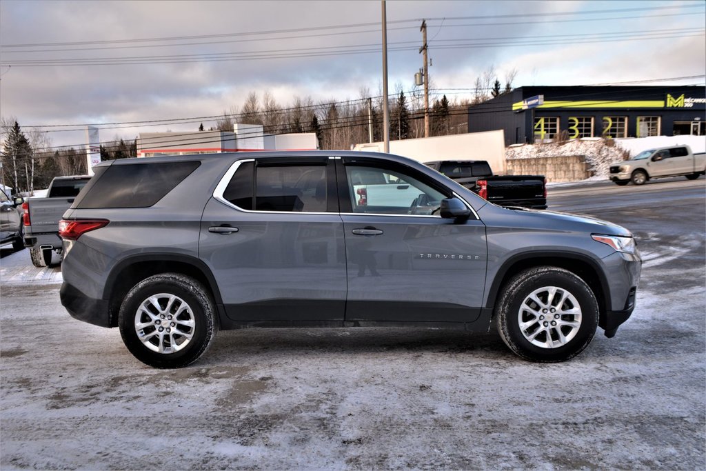 2021 Chevrolet TRAVERSE LS AWD in Mont-Laurier, Quebec - 7 - w1024h768px