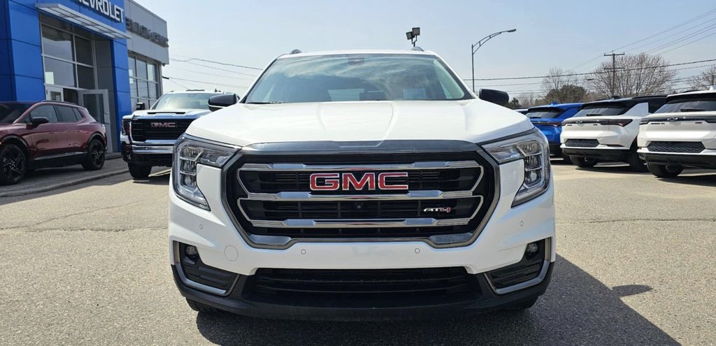 GMC Terrain  2024 à Mont-Laurier, Québec - 2 - w1024h768px