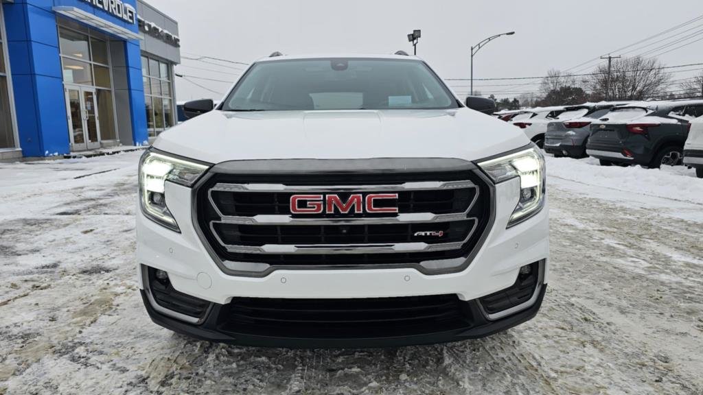 GMC Terrain  2024 à Mont-Laurier, Québec - 2 - w1024h768px