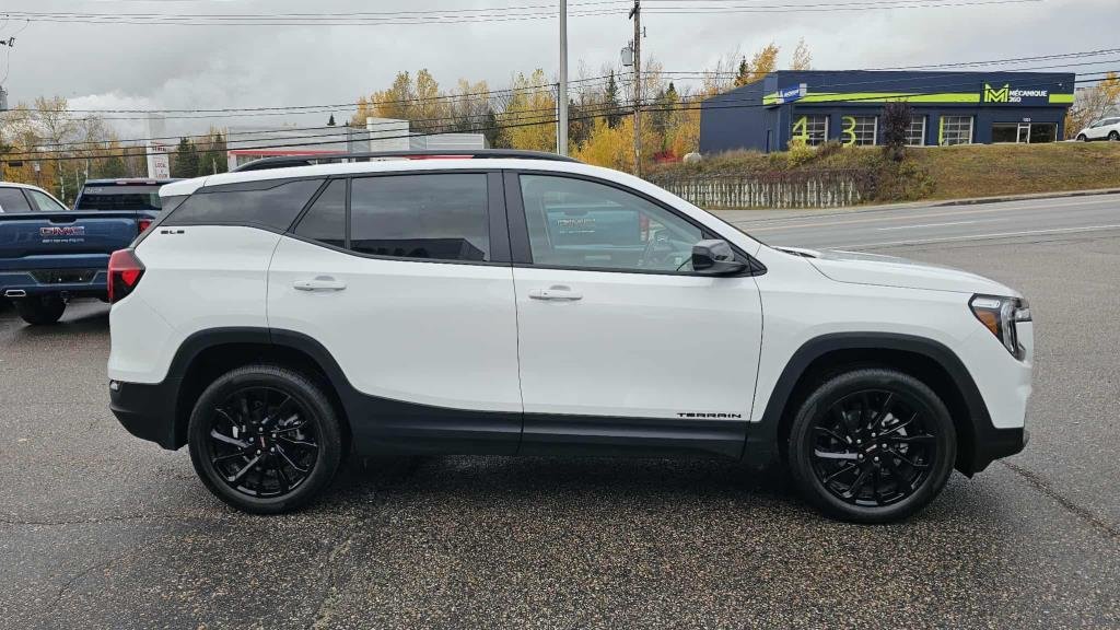 GMC Terrain  2024 à Mont-Laurier, Québec - 4 - w1024h768px