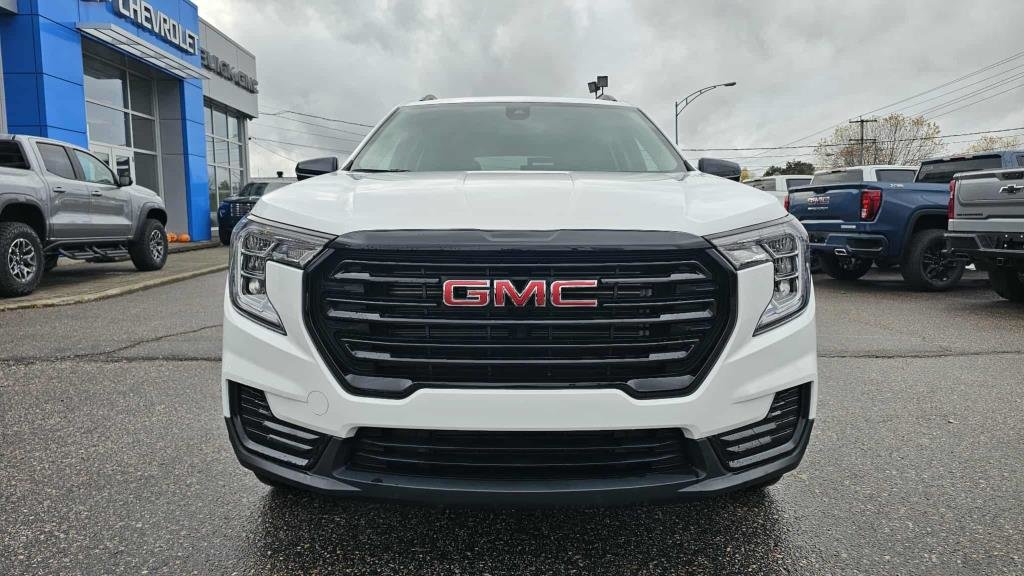 GMC Terrain  2024 à Mont-Laurier, Québec - 2 - w1024h768px
