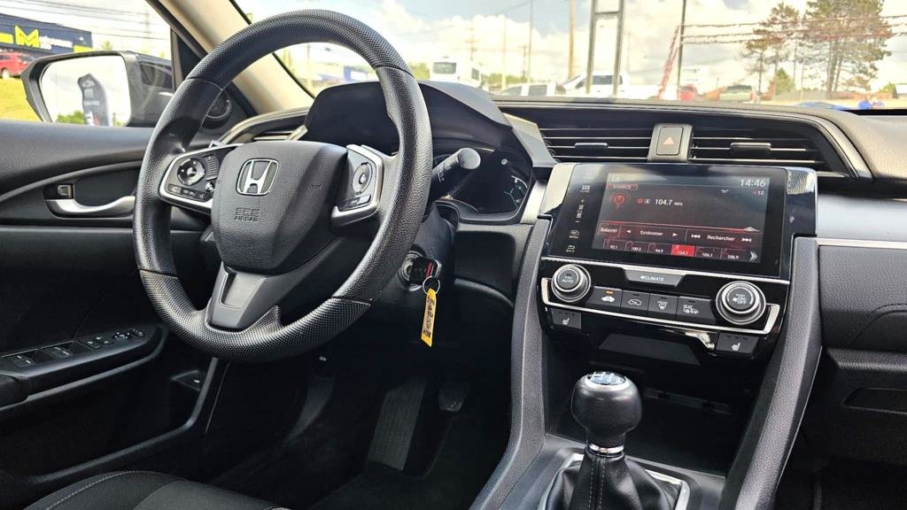 Honda Civic  2016 à Mont-Laurier, Québec - 16 - w1024h768px