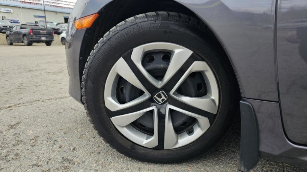 2018 Honda Civic in Mont-Laurier, Quebec - 10 - w1024h768px