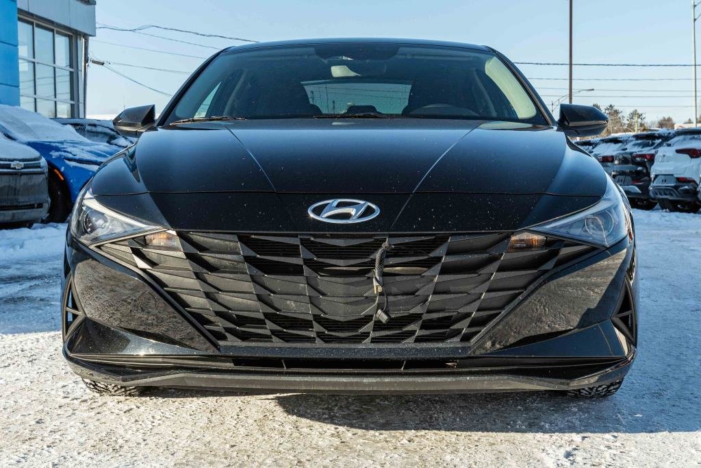 Hyundai Elantra  2022 à Mont-Laurier, Québec - 2 - w1024h768px