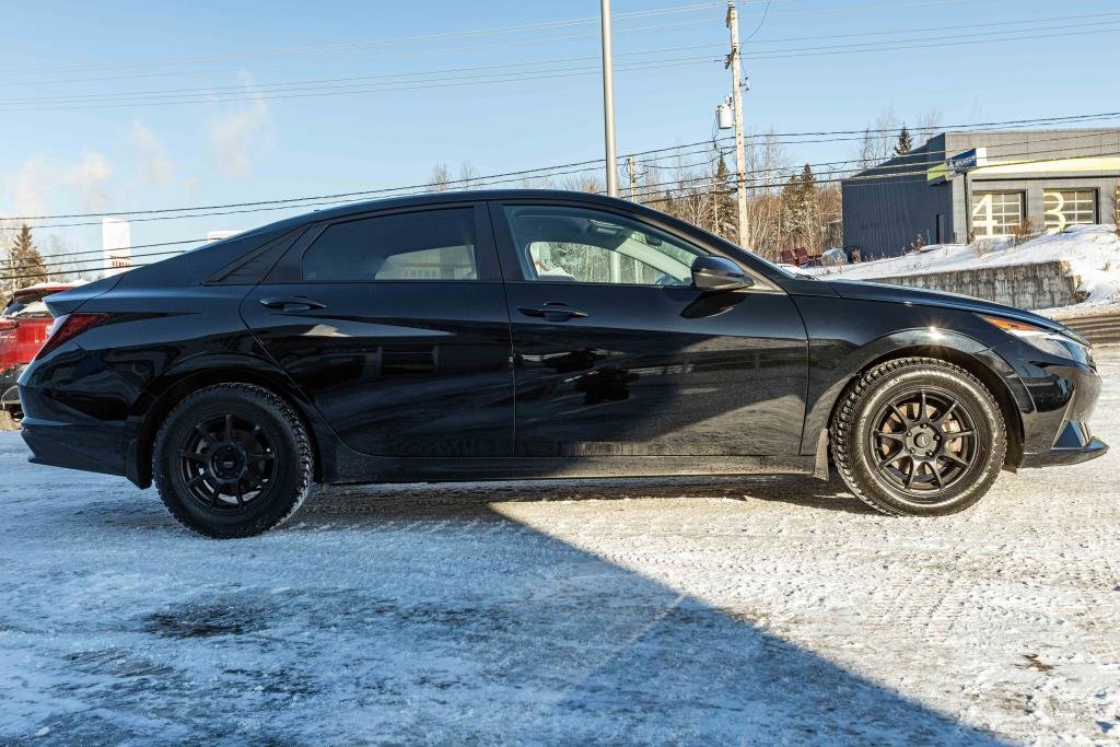 Hyundai Elantra  2022 à Mont-Laurier, Québec - 4 - w1024h768px