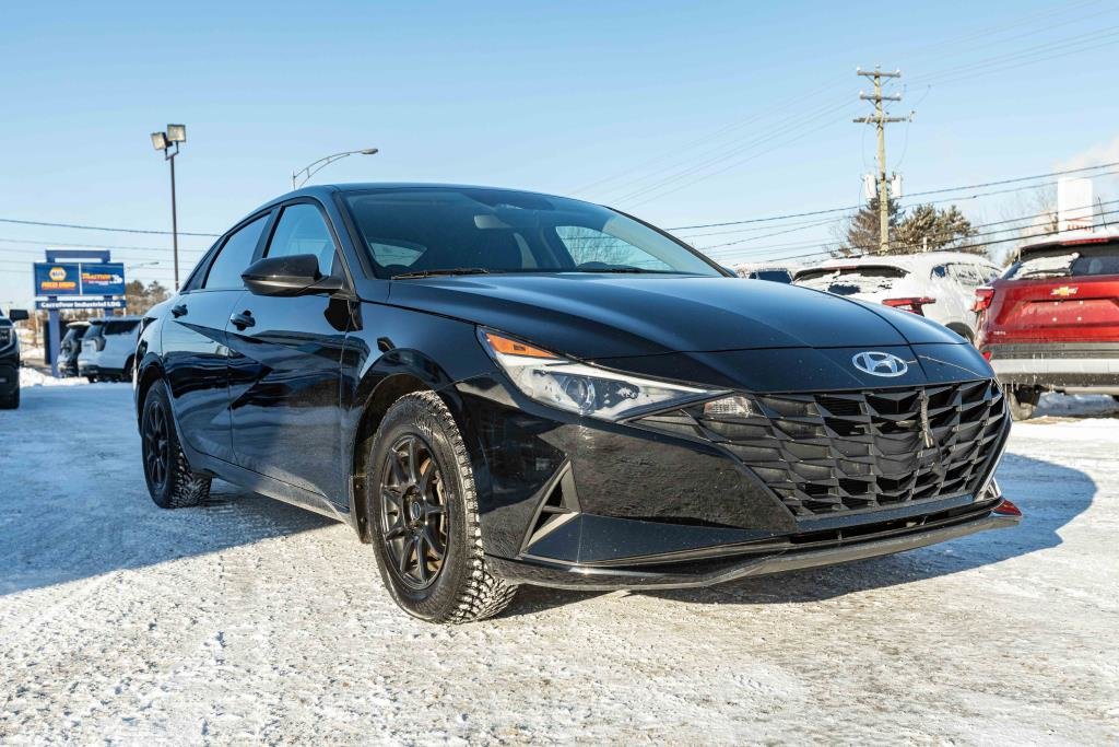 Hyundai Elantra  2022 à Mont-Laurier, Québec - 3 - w1024h768px