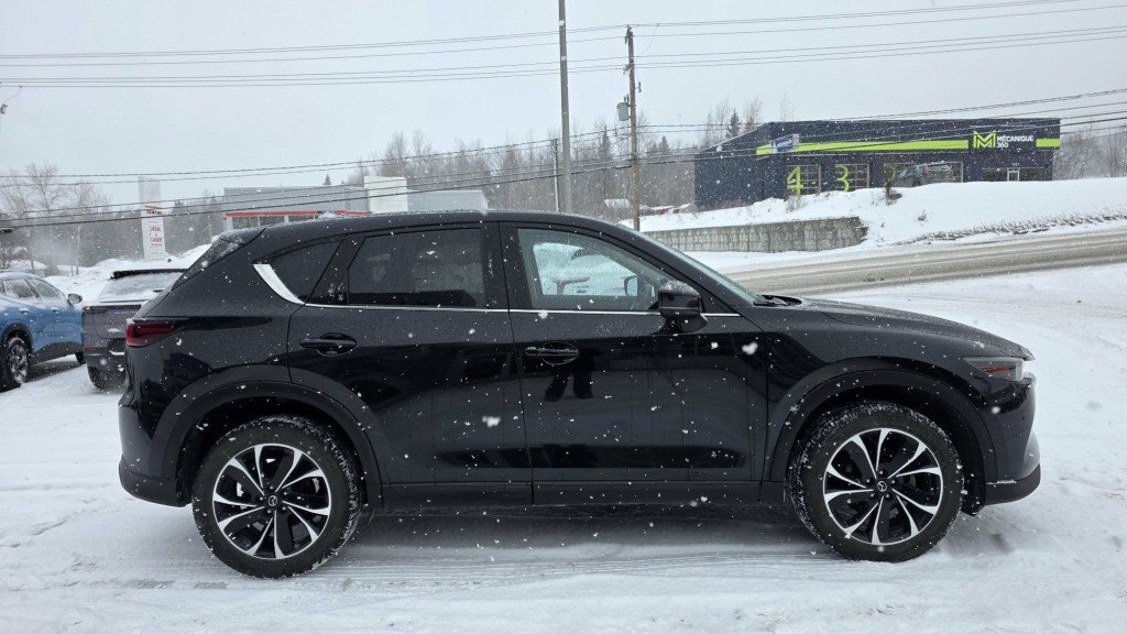 Mazda CX-5  2023 à Mont-Laurier, Québec - 4 - w1024h768px