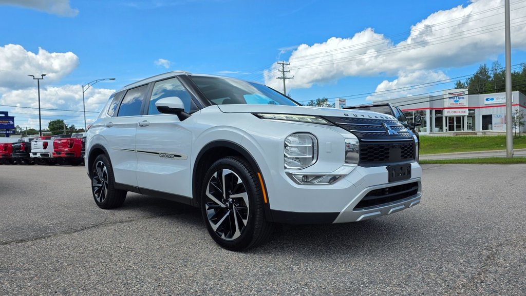 Mitsubishi Outlander  2022 à Mont-Laurier, Québec - 3 - w1024h768px