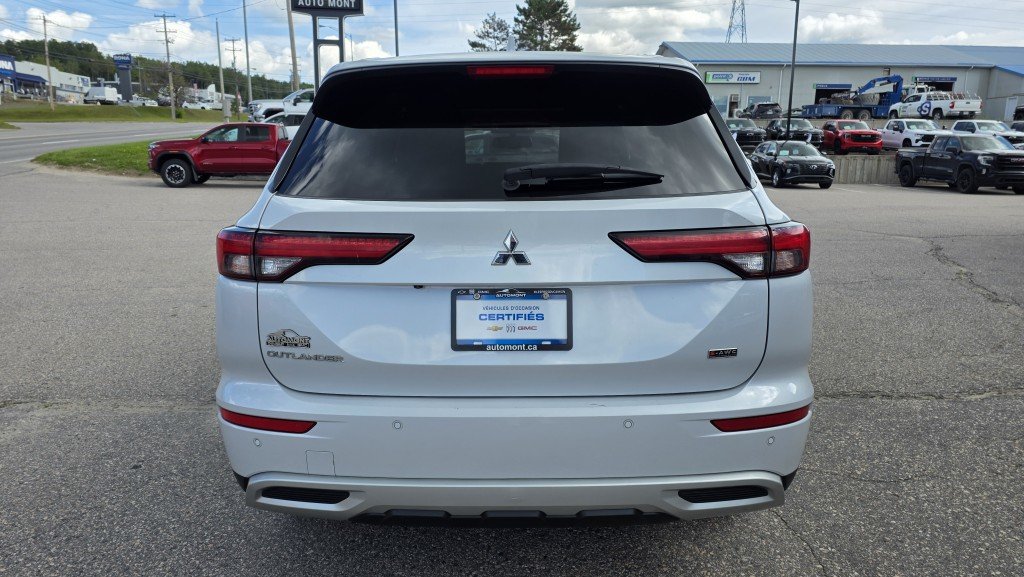 2022 Mitsubishi Outlander in Mont-Laurier, Quebec - 7 - w1024h768px