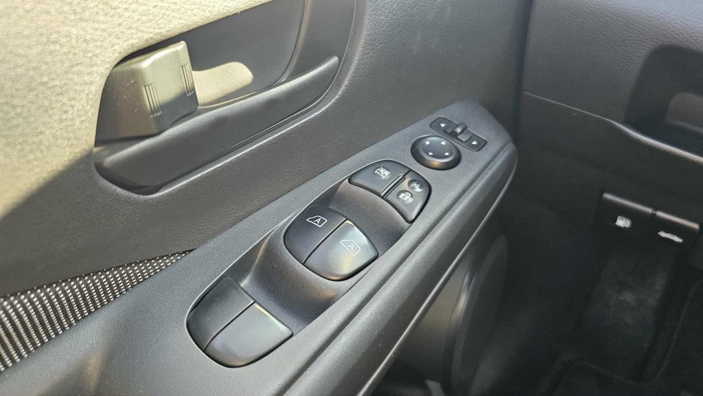2019 Nissan Kicks in Mont-Laurier, Quebec - 19 - w1024h768px