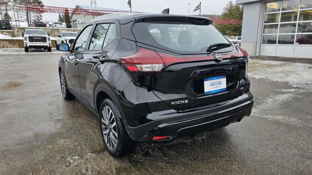 Nissan KICKS  2023 à Mont-Laurier, Québec - 12 - w1024h768px