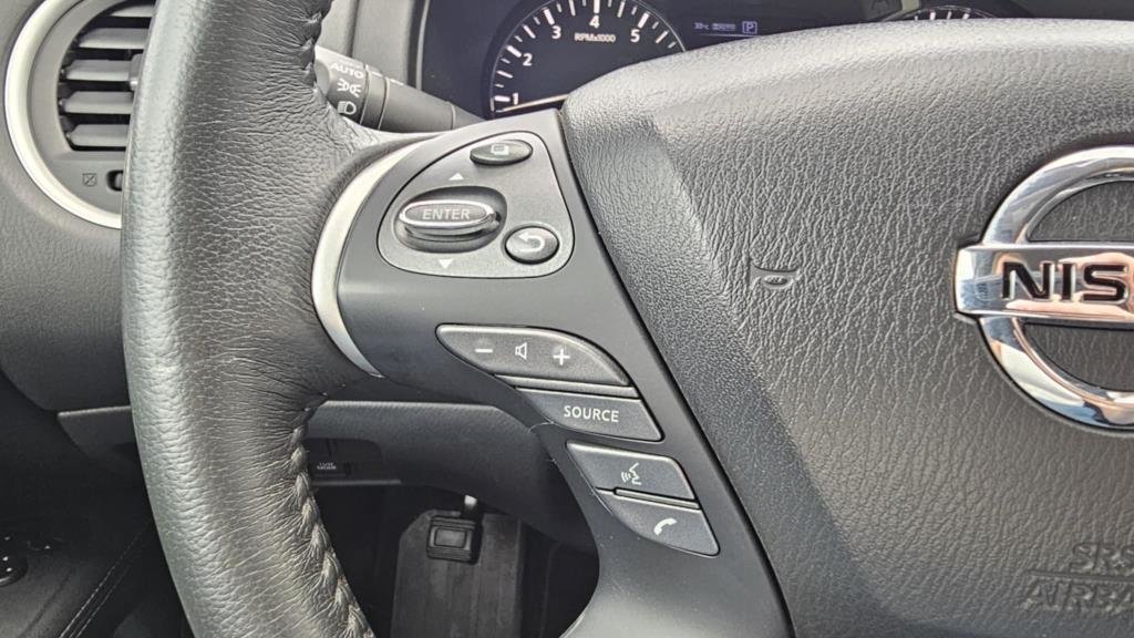 2018 Nissan Pathfinder in Mont-Laurier, Quebec - 27 - w1024h768px