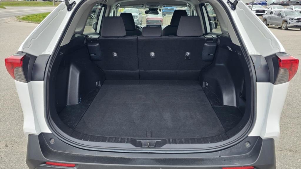 Toyota RAV4  2021 à Mont-Laurier, Québec - 10 - w1024h768px