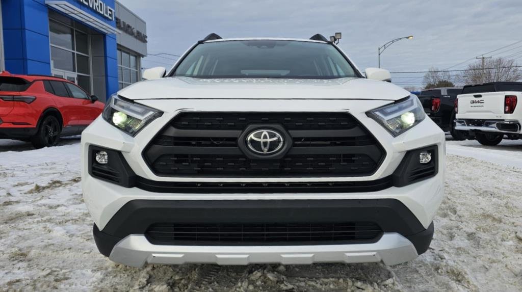 2022 Toyota RAV4 in Mont-Laurier, Quebec - 2 - w1024h768px