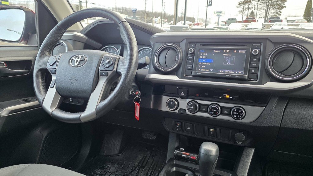 2017 Toyota TACOMA in Mont-Laurier, Quebec - 20 - w1024h768px
