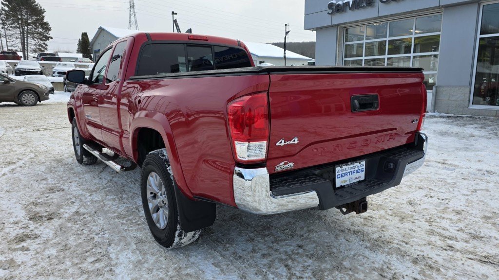2017 Toyota TACOMA in Mont-Laurier, Quebec - 13 - w1024h768px