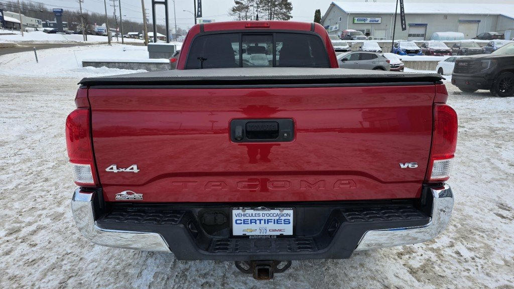 2017 Toyota TACOMA in Mont-Laurier, Quebec - 7 - w1024h768px