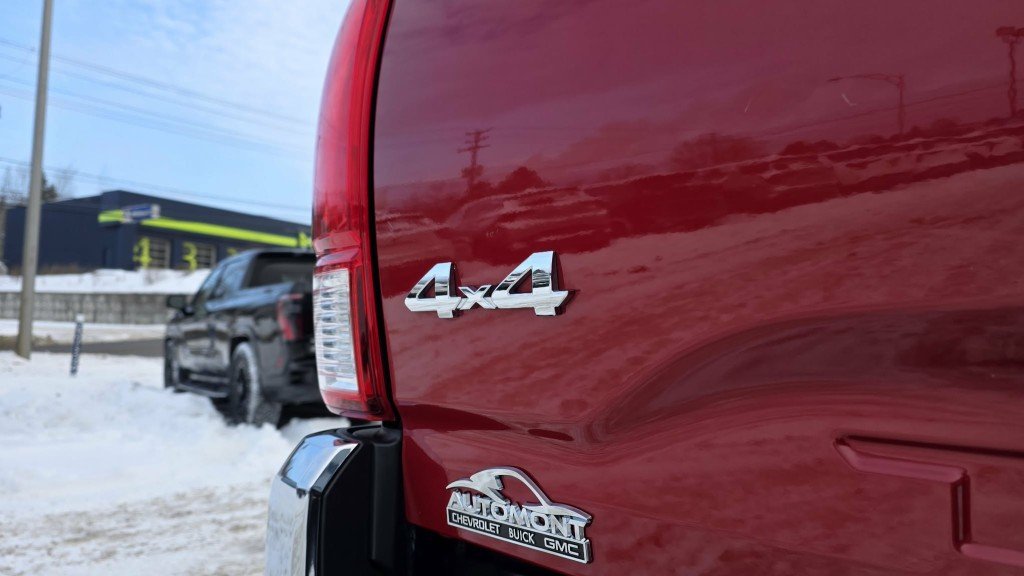 2017 Toyota TACOMA in Mont-Laurier, Quebec - 8 - w1024h768px