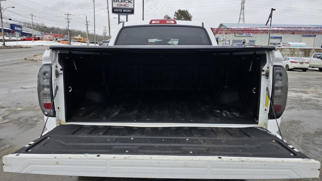 Toyota Tundra  2018 à Mont-Laurier, Québec - 9 - w1024h768px