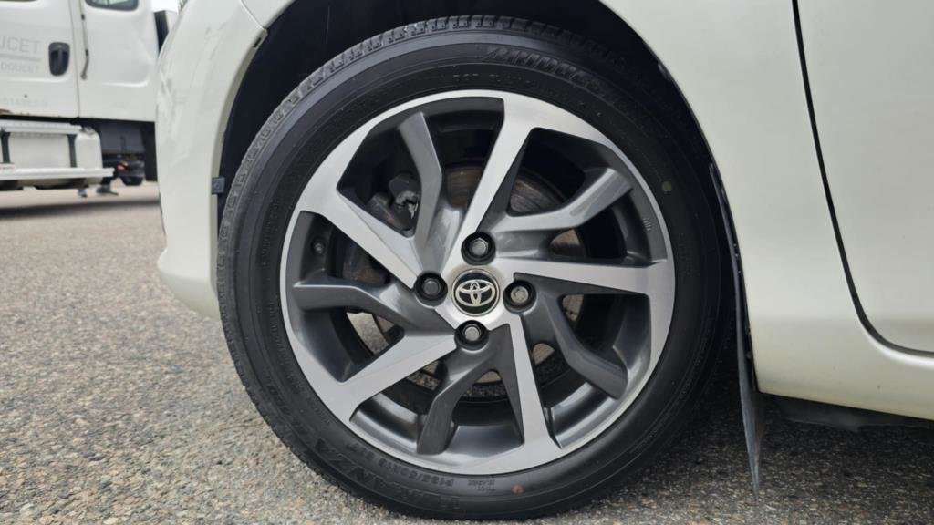 Toyota Yaris 5-dr  2018 à Mont-Laurier, Québec - 14 - w1024h768px