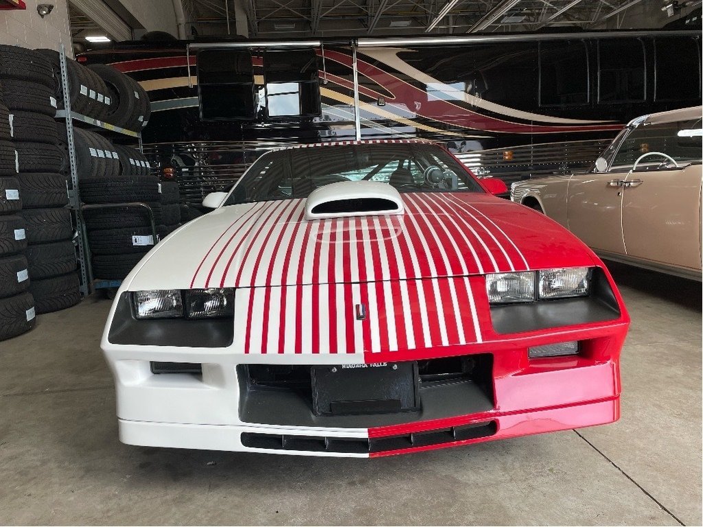 1982 Chevrolet Camaro Z28 in Niagara Falls, Ontario - 2 - w1024h768px