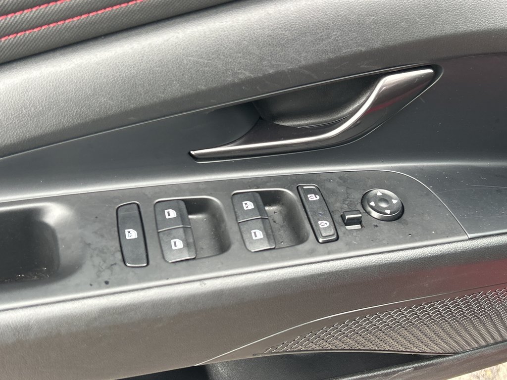 2022 Hyundai Elantra N Line in Niagara Falls, Ontario - 8 - w1024h768px