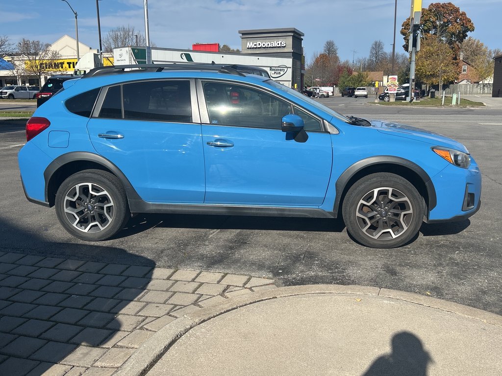 2017  Crosstrek Limited in Niagara Falls, Ontario - 6 - w1024h768px