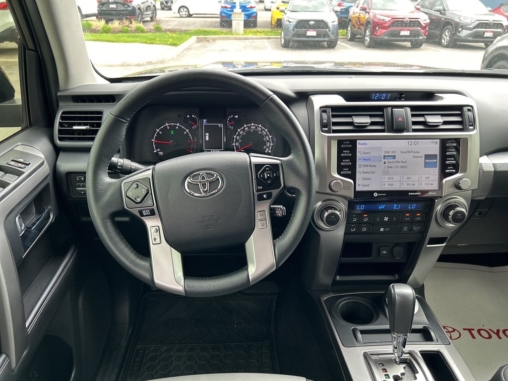 2022 Toyota 4Runner 4 RUNNER SR 5  AWD in Niagara Falls, Ontario - 14 - w1024h768px