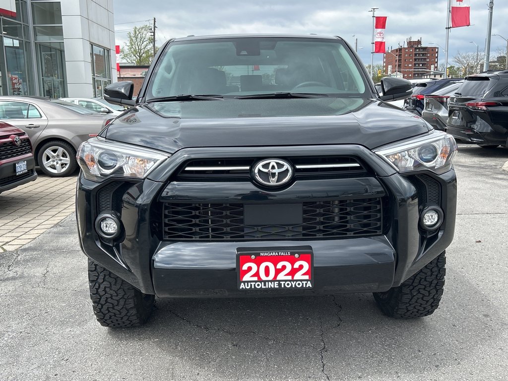 2022 Toyota 4Runner 4 RUNNER SR 5  AWD in Niagara Falls, Ontario - 8 - w1024h768px