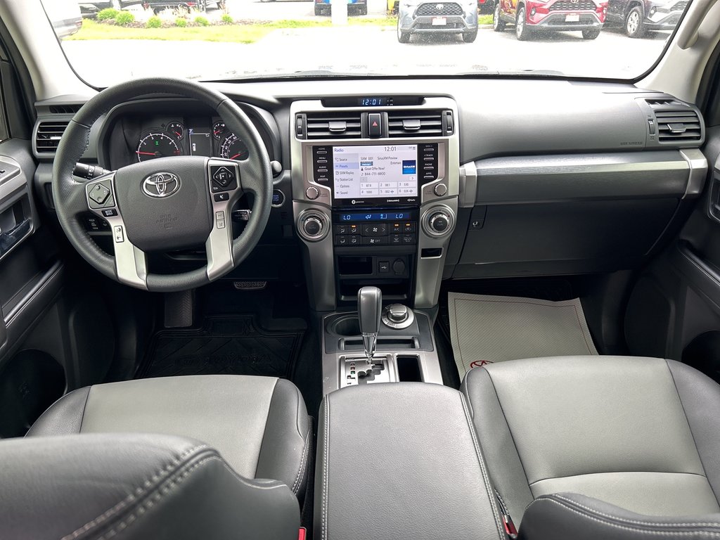 2022 Toyota 4Runner 4 RUNNER SR 5  AWD in Niagara Falls, Ontario - 16 - w1024h768px