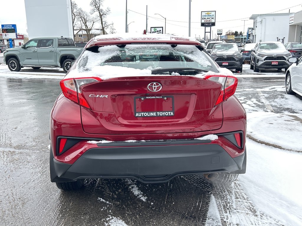 2018 Toyota C-HR LE in Niagara Falls, Ontario - 4 - w1024h768px