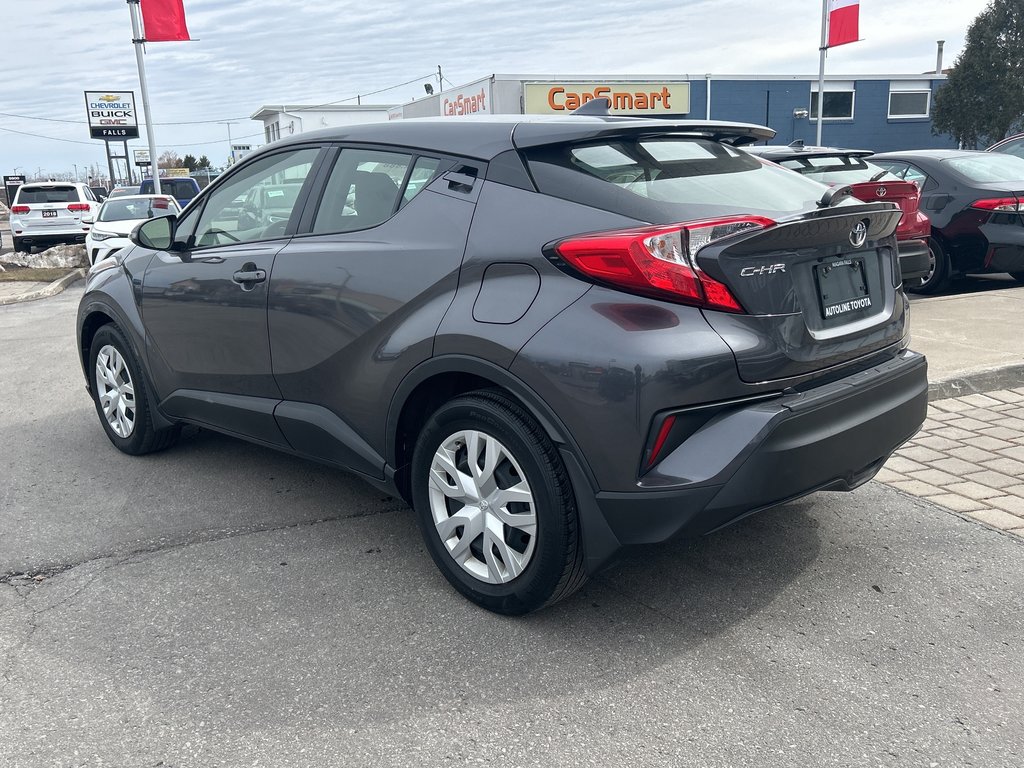 2021 Toyota C-HR LE in Niagara Falls, Ontario - 3 - w1024h768px