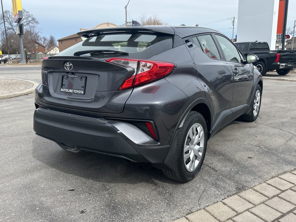 2021 Toyota C-HR LE in Niagara Falls, Ontario - 5 - w1024h768px