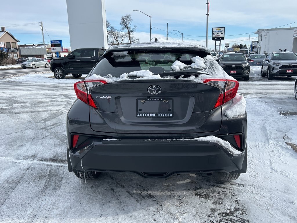 2022 Toyota C-HR XLE in Niagara Falls, Ontario - 4 - w1024h768px