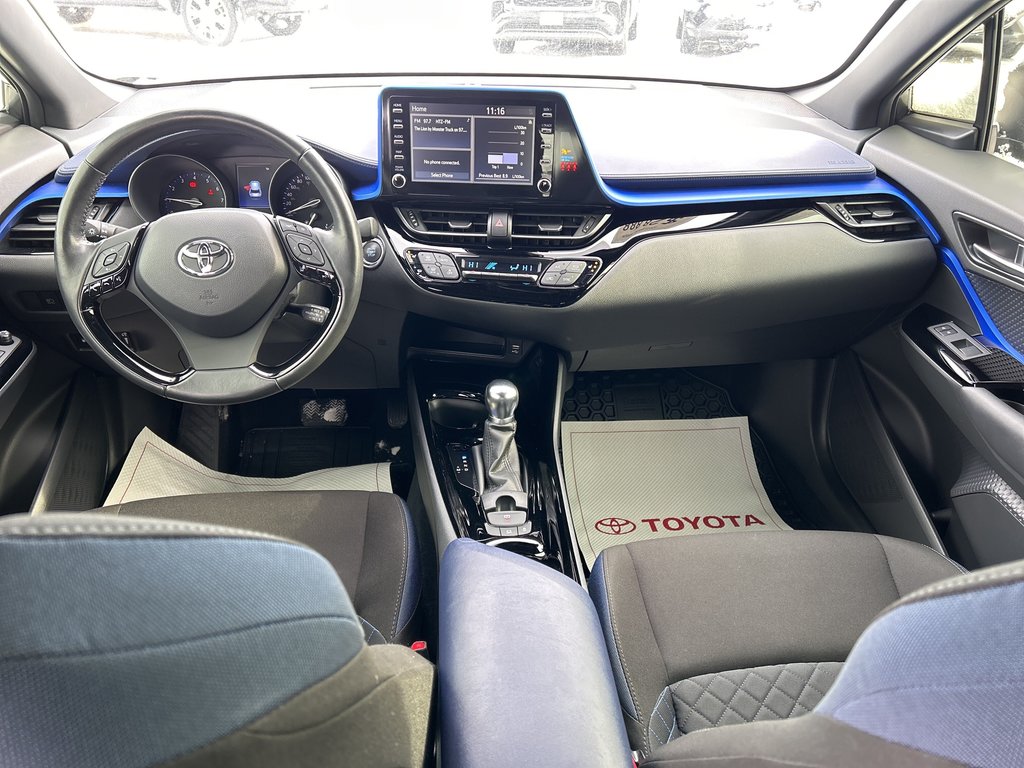 2022 Toyota C-HR XLE in Niagara Falls, Ontario - 15 - w1024h768px