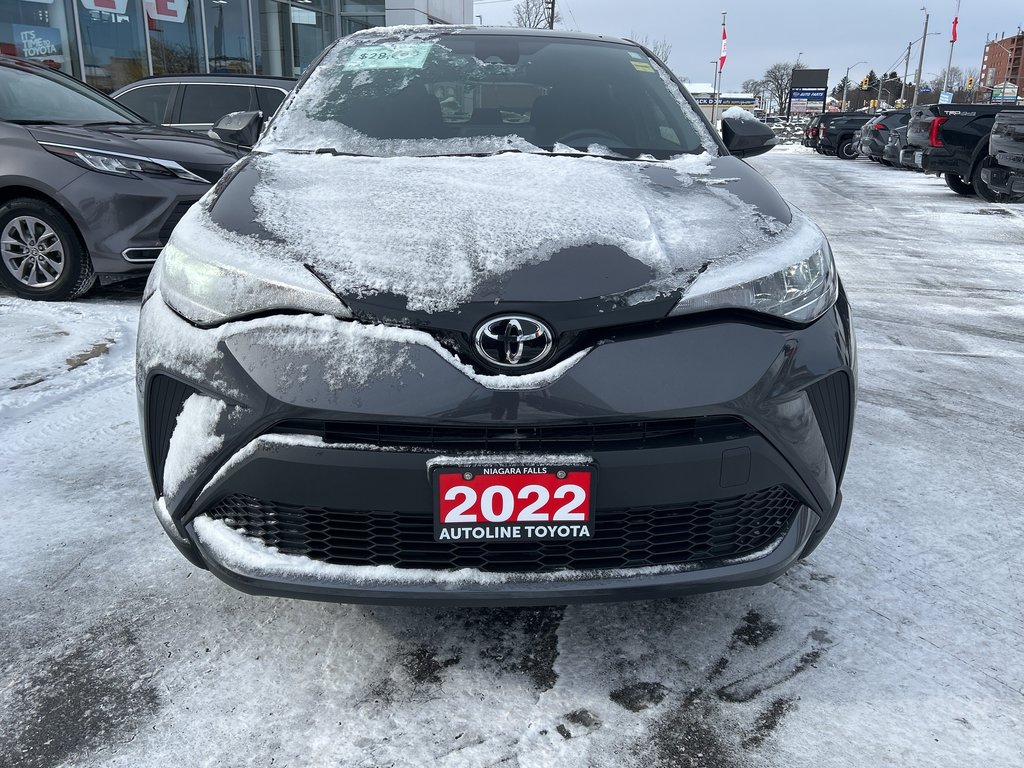 2022 Toyota C-HR XLE in Niagara Falls, Ontario - 8 - w1024h768px