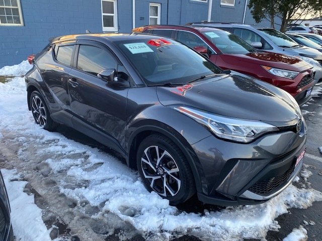 2022 Toyota C-HR XLE in Niagara Falls, Ontario - 3 - w1024h768px