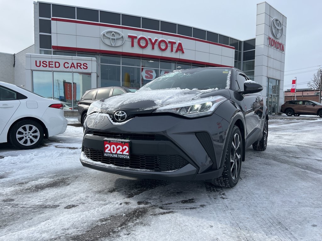 2022 Toyota C-HR XLE in Niagara Falls, Ontario - 1 - w1024h768px