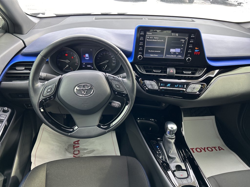 2022 Toyota C-HR XLE in Niagara Falls, Ontario - 13 - w1024h768px